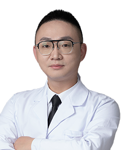 徐磊医生工作照