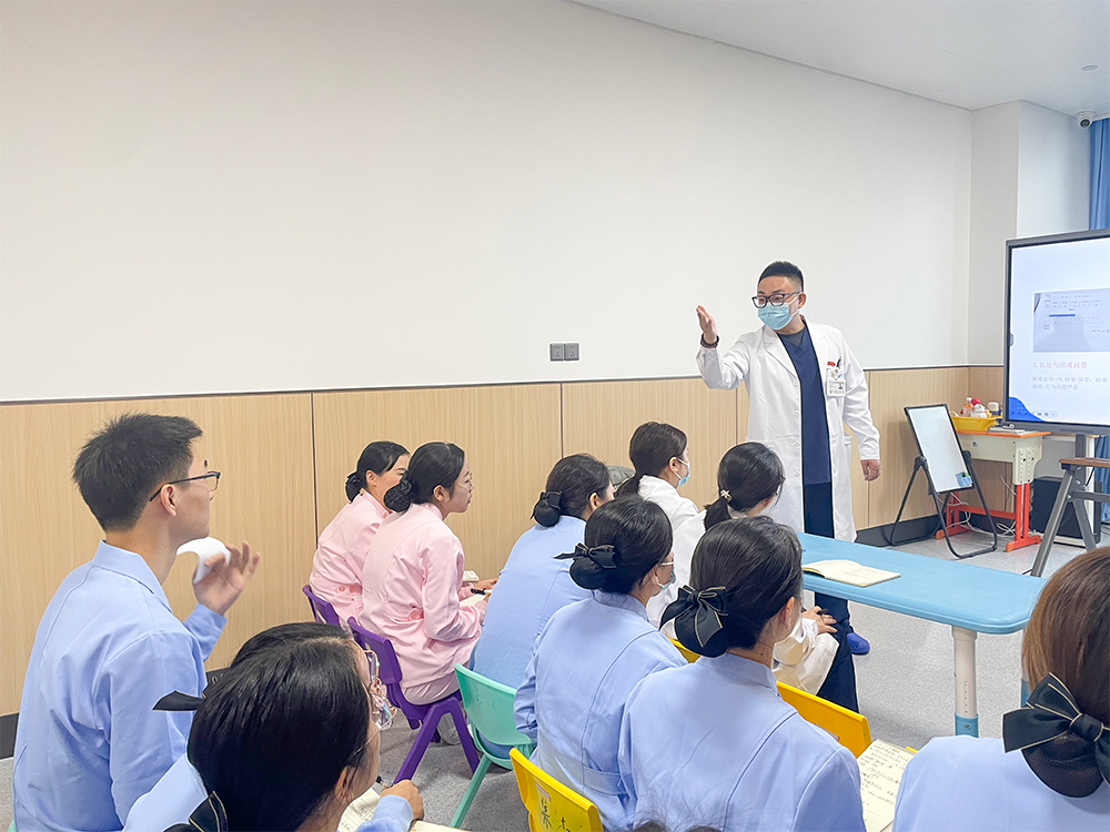成都西南康复医院创新实践：深度解读“医、家、校、社”四位一体康复模式