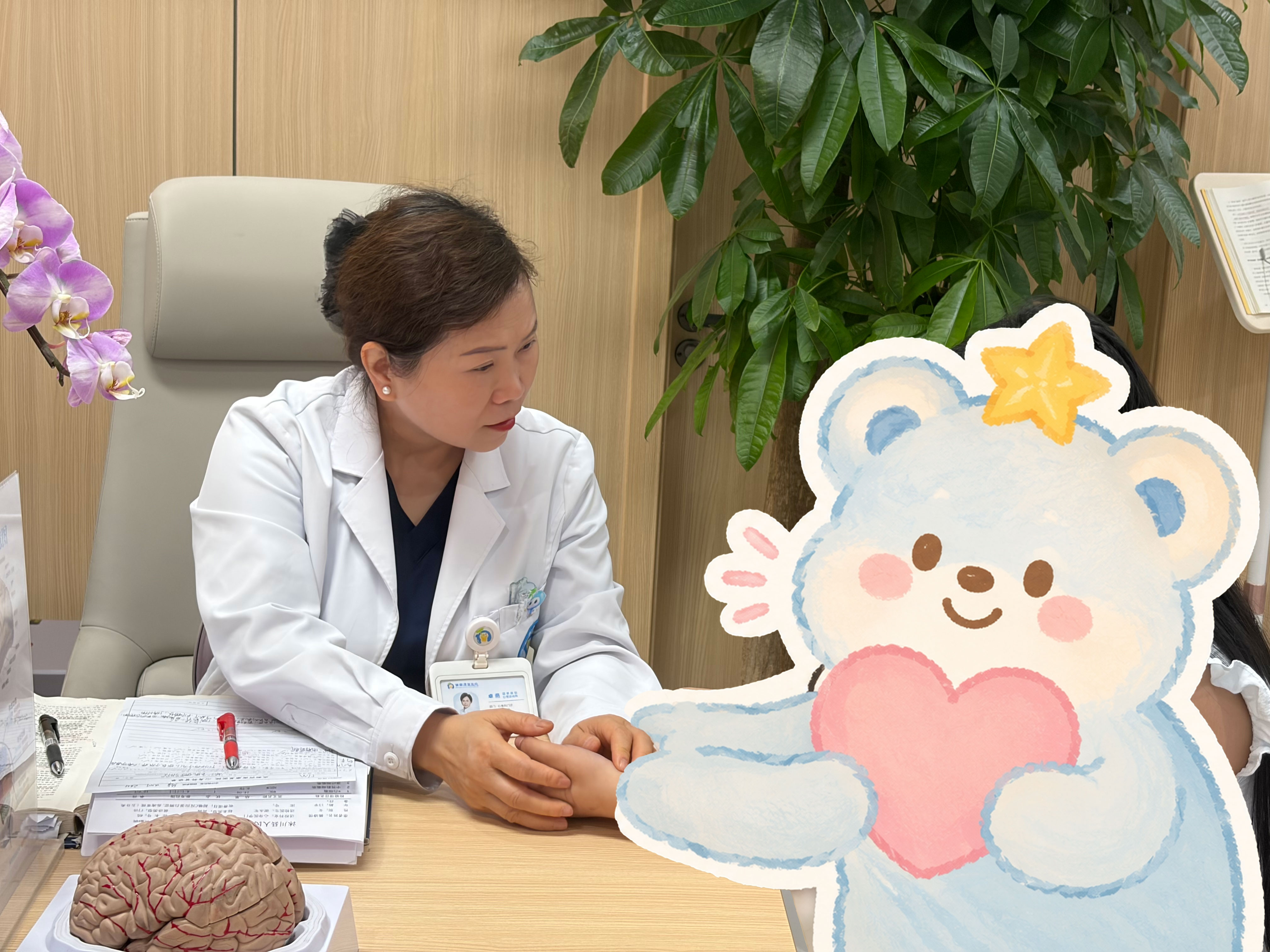 当青春遇上焦虑——卓燕医生与“困在情绪里”的孩子们