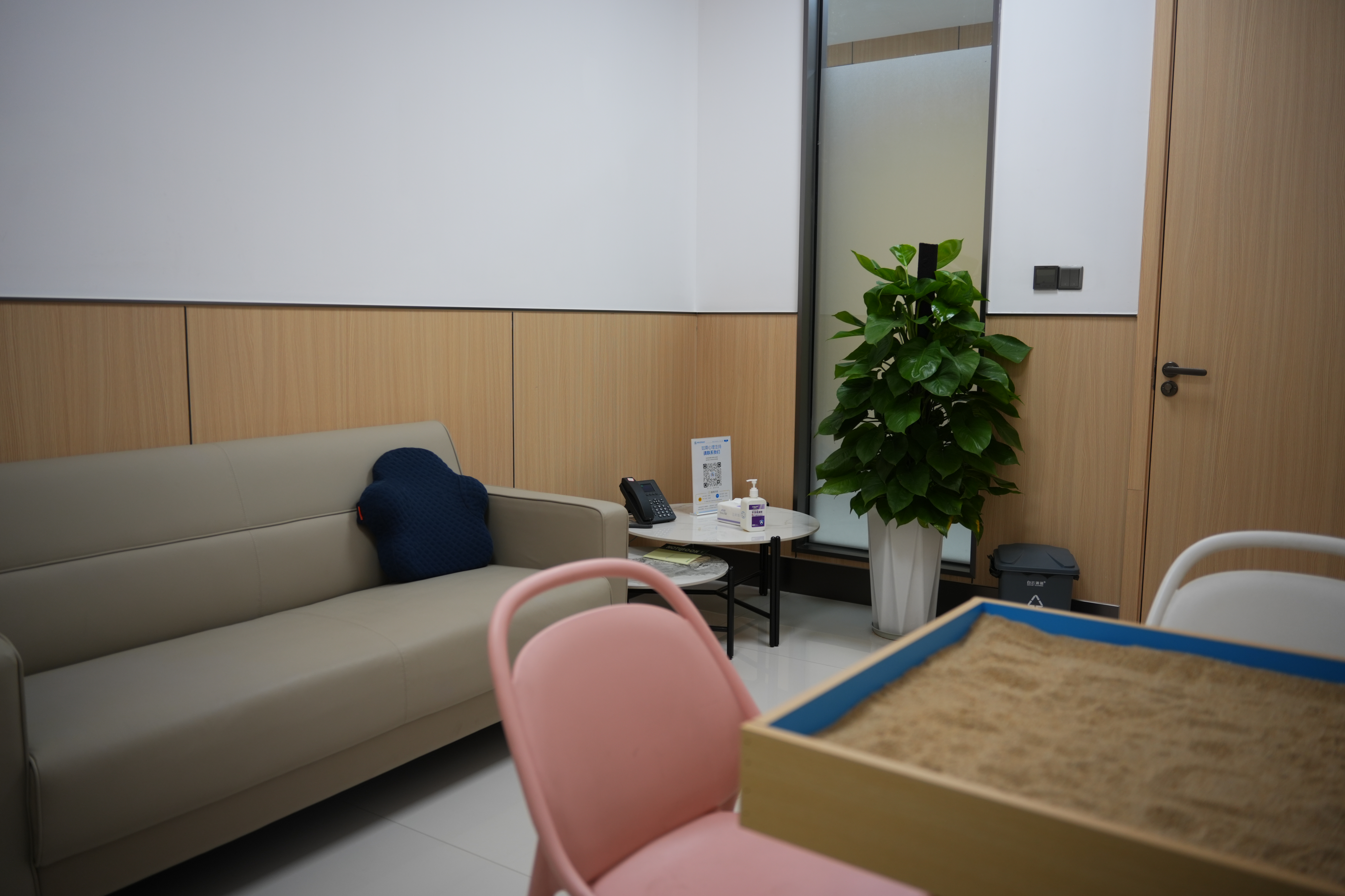咬指甲、揪头发：小动作背后的焦虑